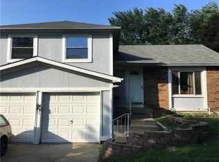 1948 E Osage Cir, Olathe, KS 66062