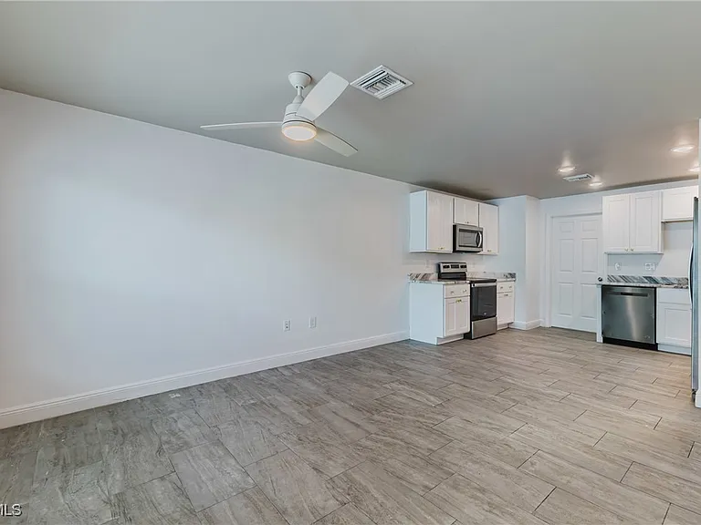 2403-2405 Maple Ave — Photo 22