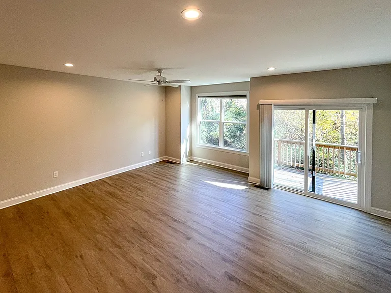 1525 Birnam Dr — Photo 2