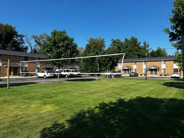 Pine Forest Apartments and Townhomes, 477 W Mae Rose Ave #0, Holland, MI 49424