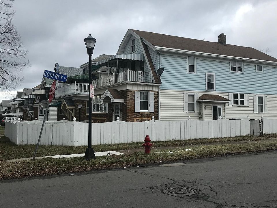 1st image of 220 Davidson Ave #1