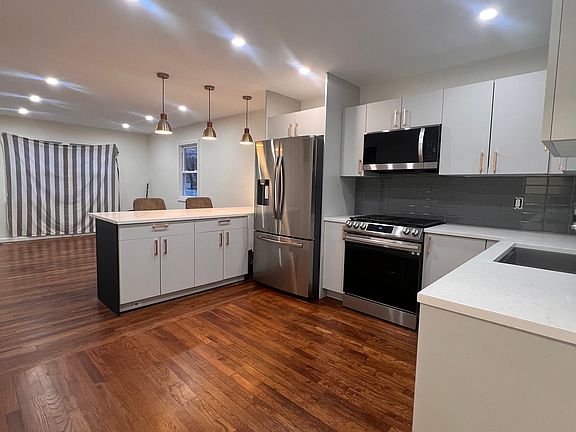 3rd image of 182 McGrath Ct #182
