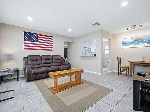 4th image of 2120 Taylor Street