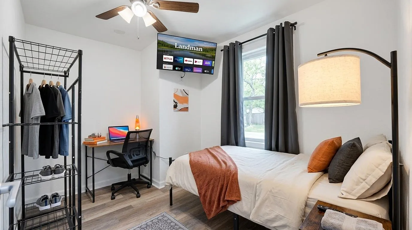 4 bed, 2.0 bath, 1906 sqft, $776 — Photo 1