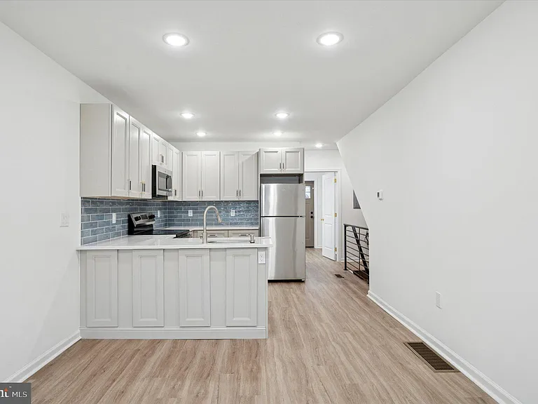 2553 S Dewey St #1 — Photo 2
