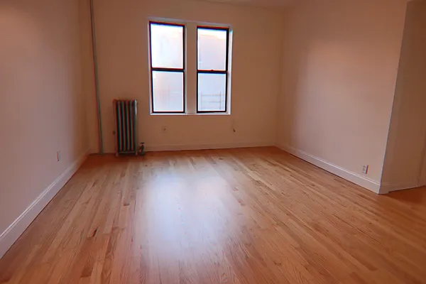 Rented by PMG Real Estate  | media 10