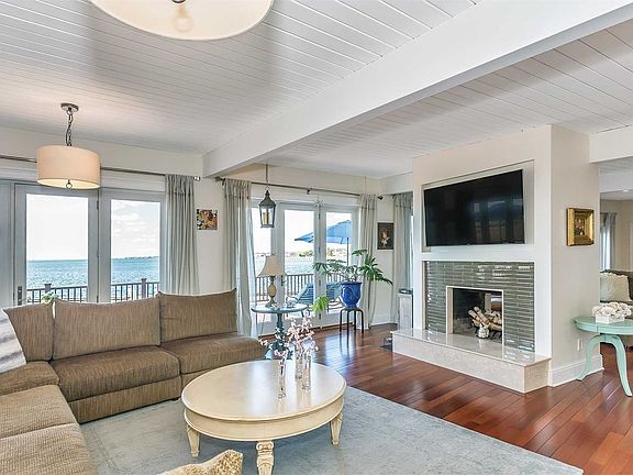 4th image of 10 Great Cove Ln