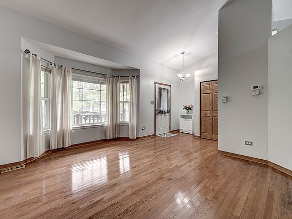 4th image of 4412 Willowbend Dr