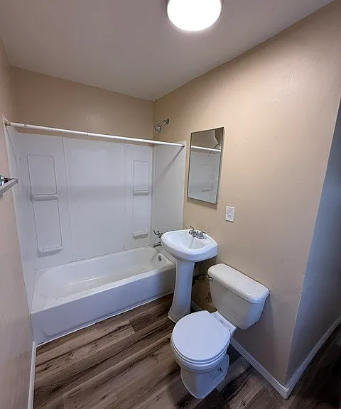 1303 N Columbus Blvd #A — Photo 10