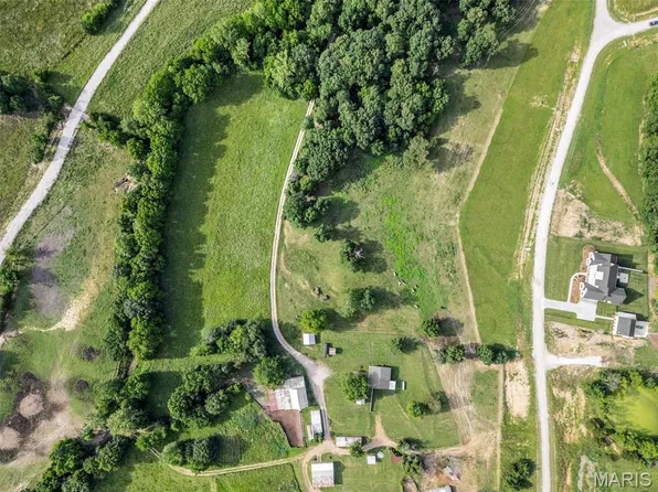 235 Holt Farm Dr, Wentzville, MO 63385