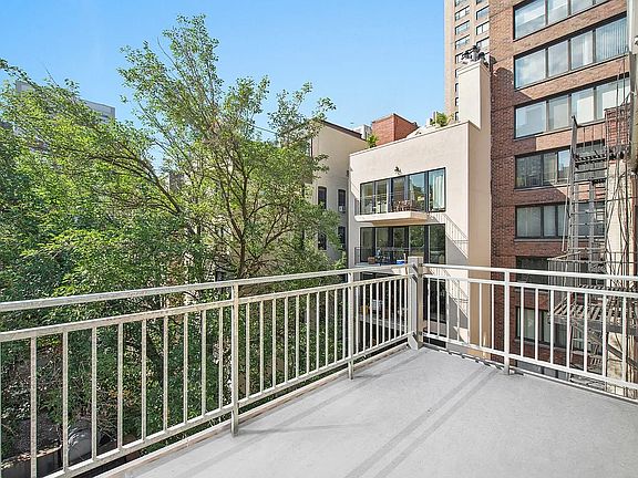4th image of 44 E End Ave APT 2E