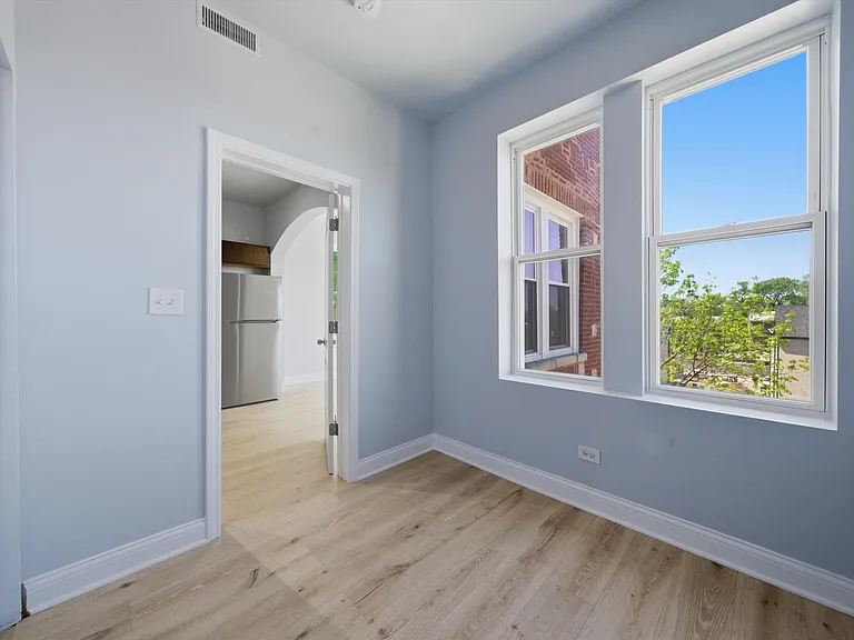 541 N Lawndale Ave #1 — Photo 3