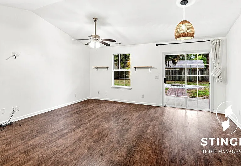 54 Ardmore Ave — Photo 8