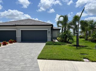 16068 Sunny Day Dr, Bradenton, FL 34211