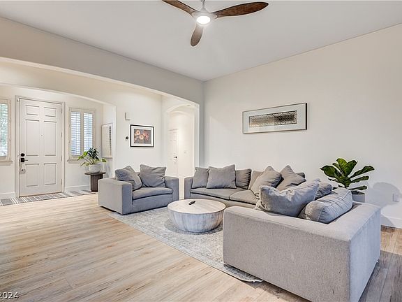 4th image of 10824 Bramante Dr