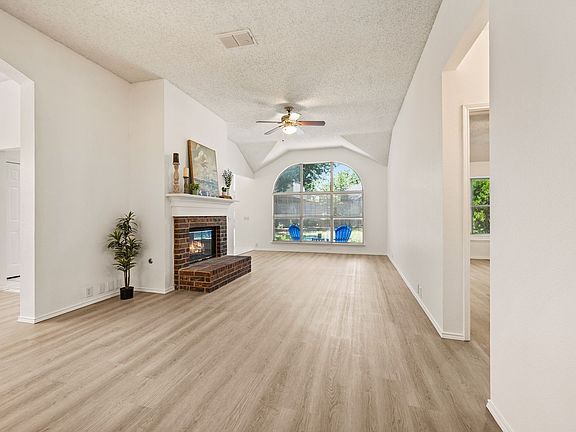 5th image of 1137 Union Dr