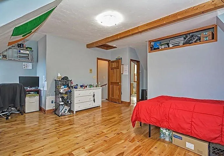 141 North St — Photo 32