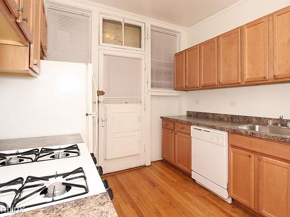3rd image of 2308 W Wilson Ave APT 1