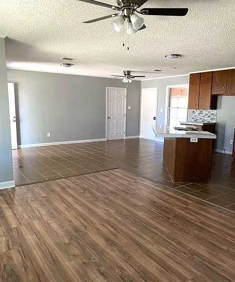 2108 Vine St — Photo 5