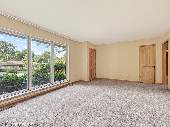4th image of 2834 Reeder St