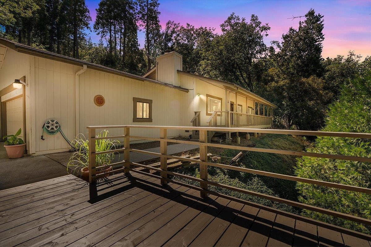 13376 Capitol Dr, Grass Valley, CA 95945 | Zillow