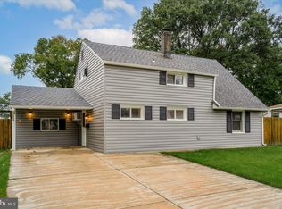 5 Indian Red Rd, Levittown, PA 19057