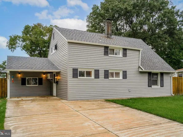 5 Indian Red Rd, Levittown, PA 19057