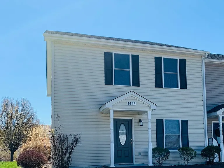 1465 Scott St — Photo 2