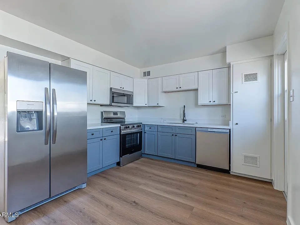 3020 E Yale St #3