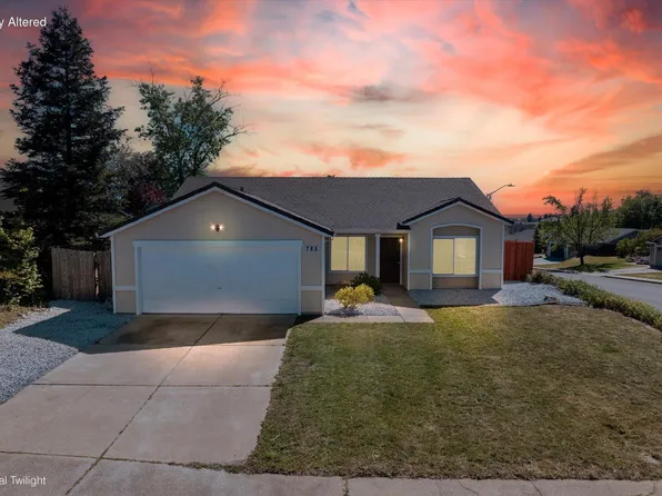 785 Mallard St, Redding, CA 96003