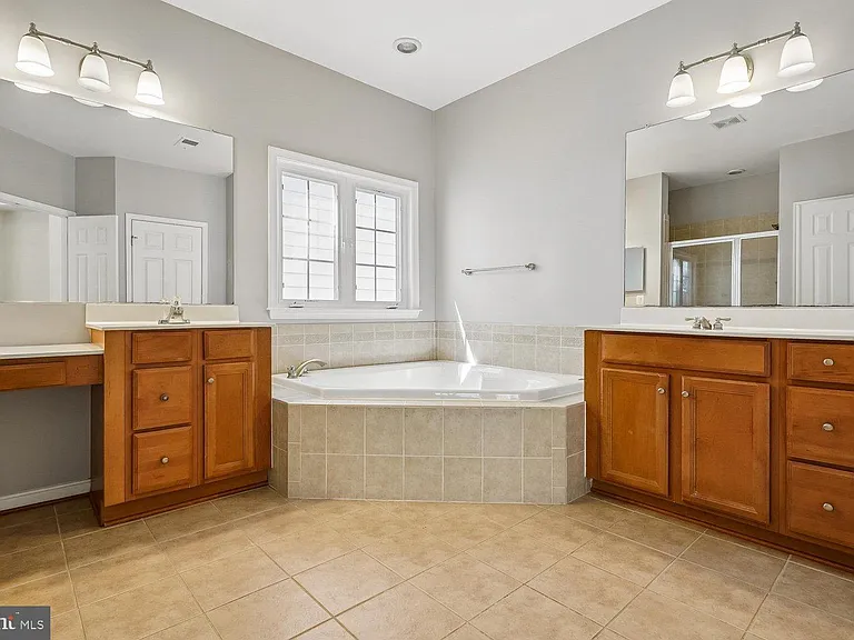 9059 Galvin Ln — Photo 39