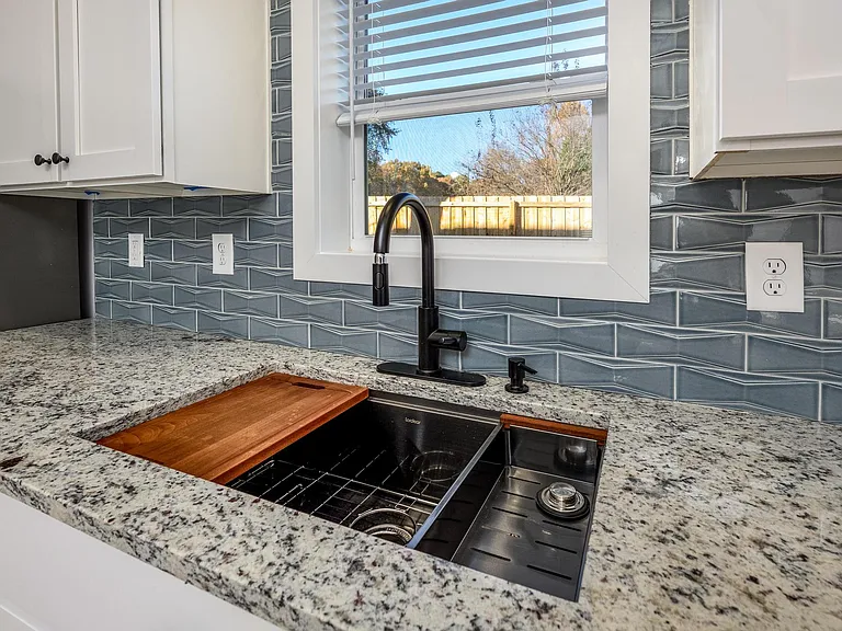 7039 Executive Cir — Photo 11