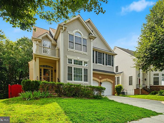 3rd image of 3945 Highland Oaks Dr