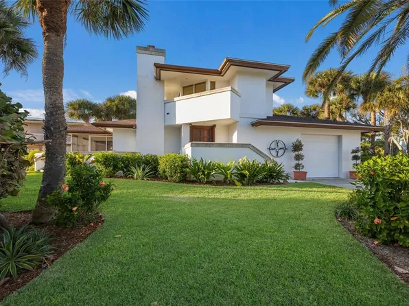 106 49th St, Holmes Beach, FL 34217