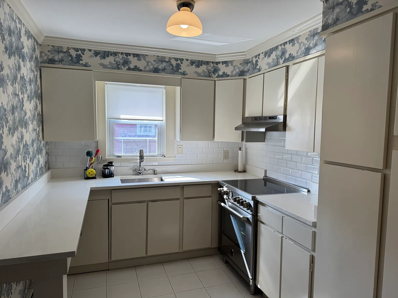 2 bed, 741 sqft, $1,900 — Photo 3