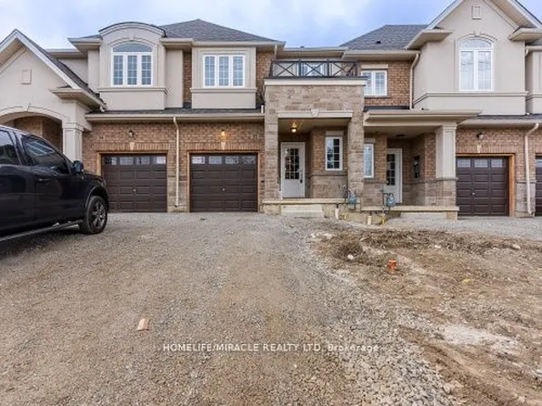 32 Vickers Rd, Hamilton, ON L9A 1Y1