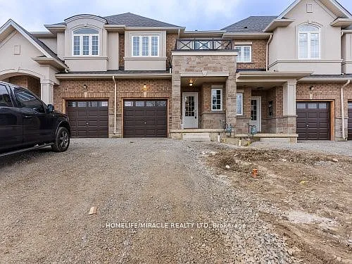 32 Vickers Rd Photo 1