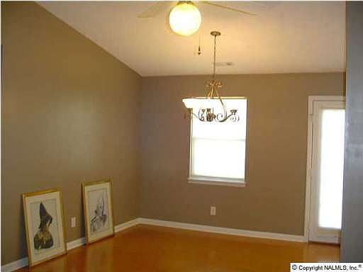 4th image of 130 Piper Ln
