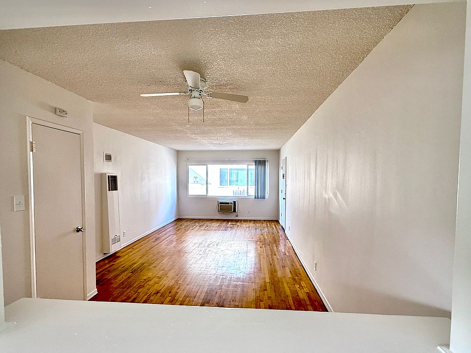 1st image of 11615 Kittridge St APT 1