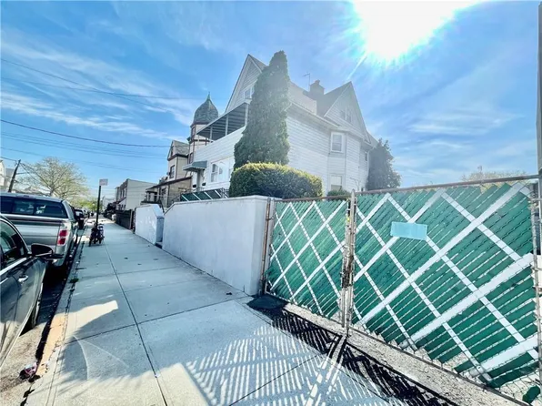 145 Bay 11 St, Brooklyn, NY 11228