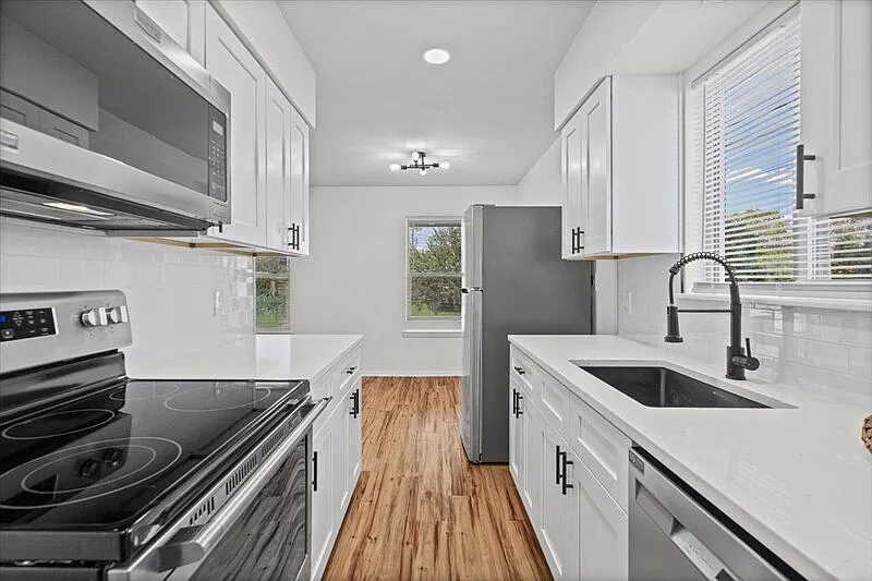 1 bed, 1.0 bath, 650 sqft, $1,050 — Photo 2