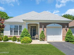 29 Greenways Ln, Lakewood, NJ 08701