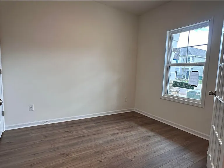 1102 Silverbend Trl #1 — Photo 11