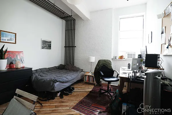 Rented by City Connections Realty | media 29