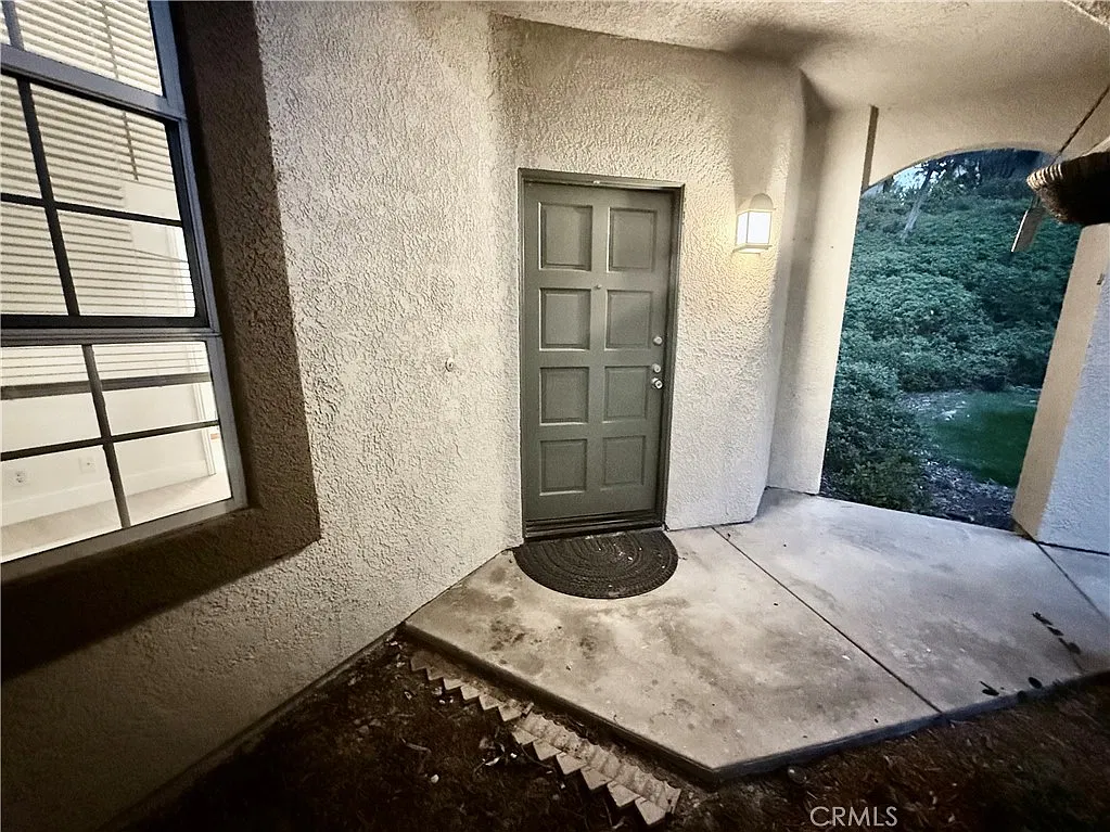 2 bed, 1100 sqft, $3,100 — Photo 1