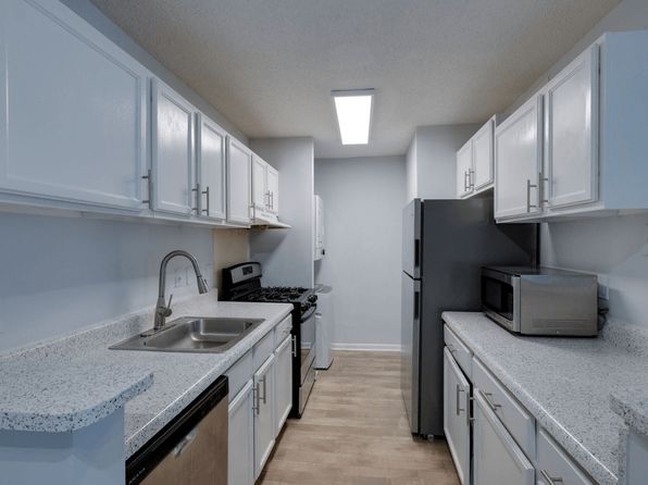 2323 Downing Ave #108