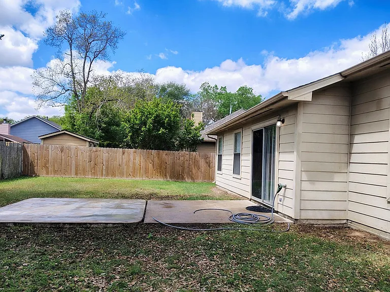 20423 White Poplar Dr — Photo 20