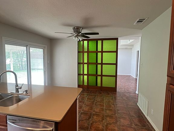 5th image of 443 Scotty Dr
