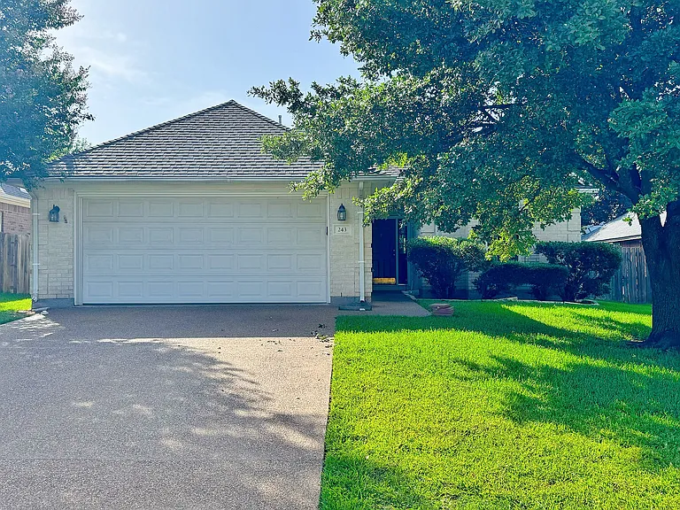 243 Stuttgart Cir — Photo 9
