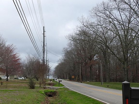 5th image of 961 Walker Ln